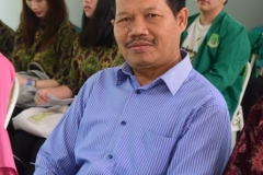 Dekan Fakultas  Bahasa dan Sastra (Drs Somadi, M.Pd)