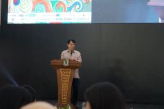 Sambutan oleh Direktur Pusat Kebudayaan Korea di Indonesia Kim Yong Woon di Gedung Auditorium, Rabu (20/9)