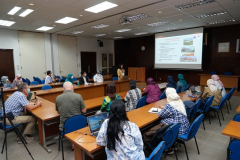 Pemaparan profil BRIN oleh  PR Rekayasa Genetika Prof. Dr. Enny Sudarmonowati didepan para rombongan Unas dan Rutgers University di Bogor, Rabu, 29 Juni 2022