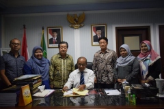foto bersama Rektor UNAS, direktur dan wadir Abanas, dan tamu dari yayasan korindo
