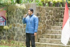 Sambutan oleh Ketua Program Studi Administrasi Publik Dr. Bhakti Nur Avianto, S.IP., dalam kegiatan LDK Administrasi Publik 2024, di Villa Viona Puncak Bogor, Minggu, (14/01/2024)