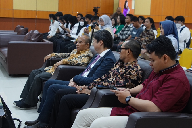 Para dosen dalam kegiatan Lecture Hall di Aula Unas, Jumat, 17 November 2023.