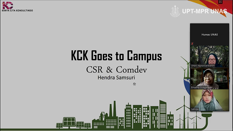 Materi CSR & Comdev yang disampaikan oleh pemateri Hendra Samsuri, S.Hut., M.A.
