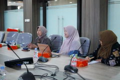 Sesi diskusi dalam kegiatan MoU UNAS dengan MUSIAD Indonesia, di Ruang Rapat Cyber Library UNAS, Jumat (13/09). 
