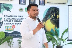 Urban Farming Officer Ewindo, Heldy Gunawan sedang membuka kegiatan