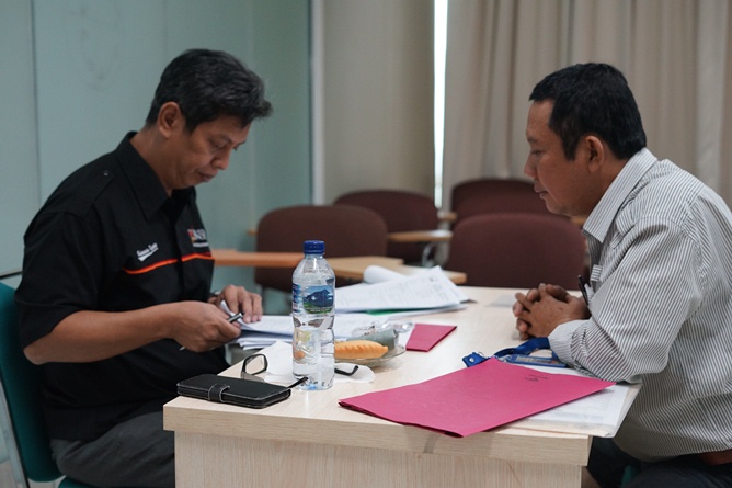 proses wawancara yang dilakukan oleh tim dari Lemba Sertifikasi Profesi Tenaga Teknik Indonesia (LSP-TTI)