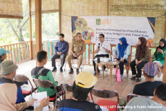 Pemberian materi oleh  Akso Diana, S.Sp. dari Asosiasi Perlebahan Indonesia kepada para petani kota, Senin, (7/8) di Balai Penyuluhan Pertanian, Ragunan