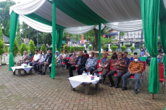 Para tamu undangan yang hadir dalam acara peletakkan batu pertama klinik pratama, di Universitas Nasional, Selasa (07/06/22)