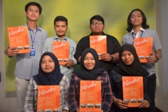 Foto Bersama mahasiswa Ilmu Komunikasi dengan Majalah Interaksi