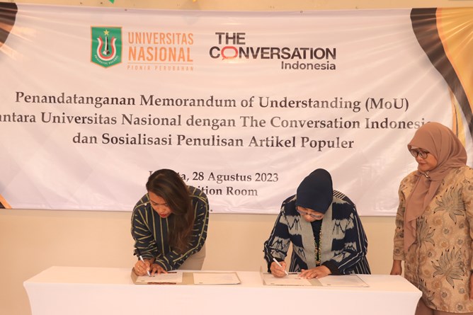 Penandatanganan MoU Unas dengan The Conversation Indonesia dan Sosialisasi Penulisan Artikel Populer, di Exhibition Room, Senin, 28 Agustus 2023.