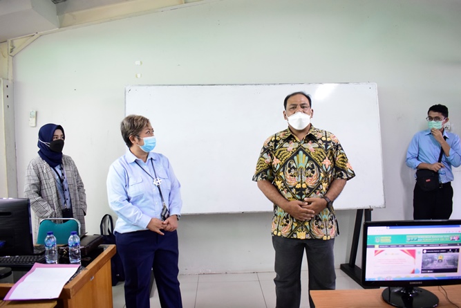 Pembukaan kegiatan oleh pengurus Tax Center Unas, Erwin Indriyanto, SE., M.Si., Ak. di Laboratorium Komputer FEB Unas Selasar Lantai IV.