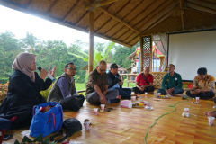 Presentasi penelitian dan PKM Dosen & Mahasiswa Prodi Ilmu Komunikasi Unas di Desa Wisata Cikaso, Selasa, 07 Februari 2023