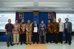 Foto bersama segenap pimpinan Universitas Nasional dan Pimpinan Kopertis Wilayah III