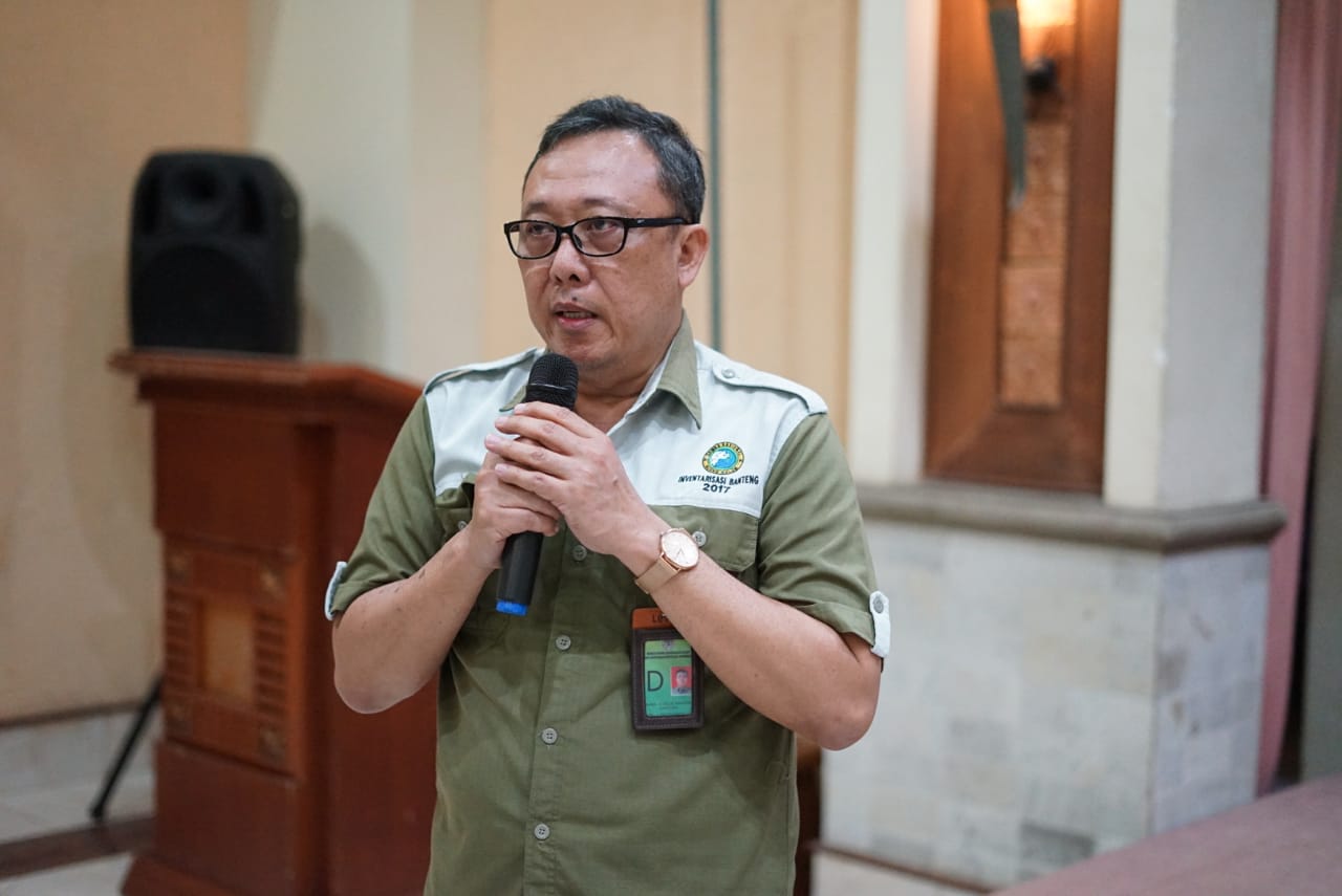 Kepala Sub. Bagian Tata Usaha Balai Besar Taman Nasionak Ujung Kulon Ir. Agus Bambang Haryono