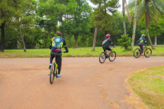 Tim Unas Cycling Club (UCC) saat bersepeda bersama di Jambore Cibubur dalam rangka meresmikan Club sepeda pada Minggu, 28 Agustus 2022