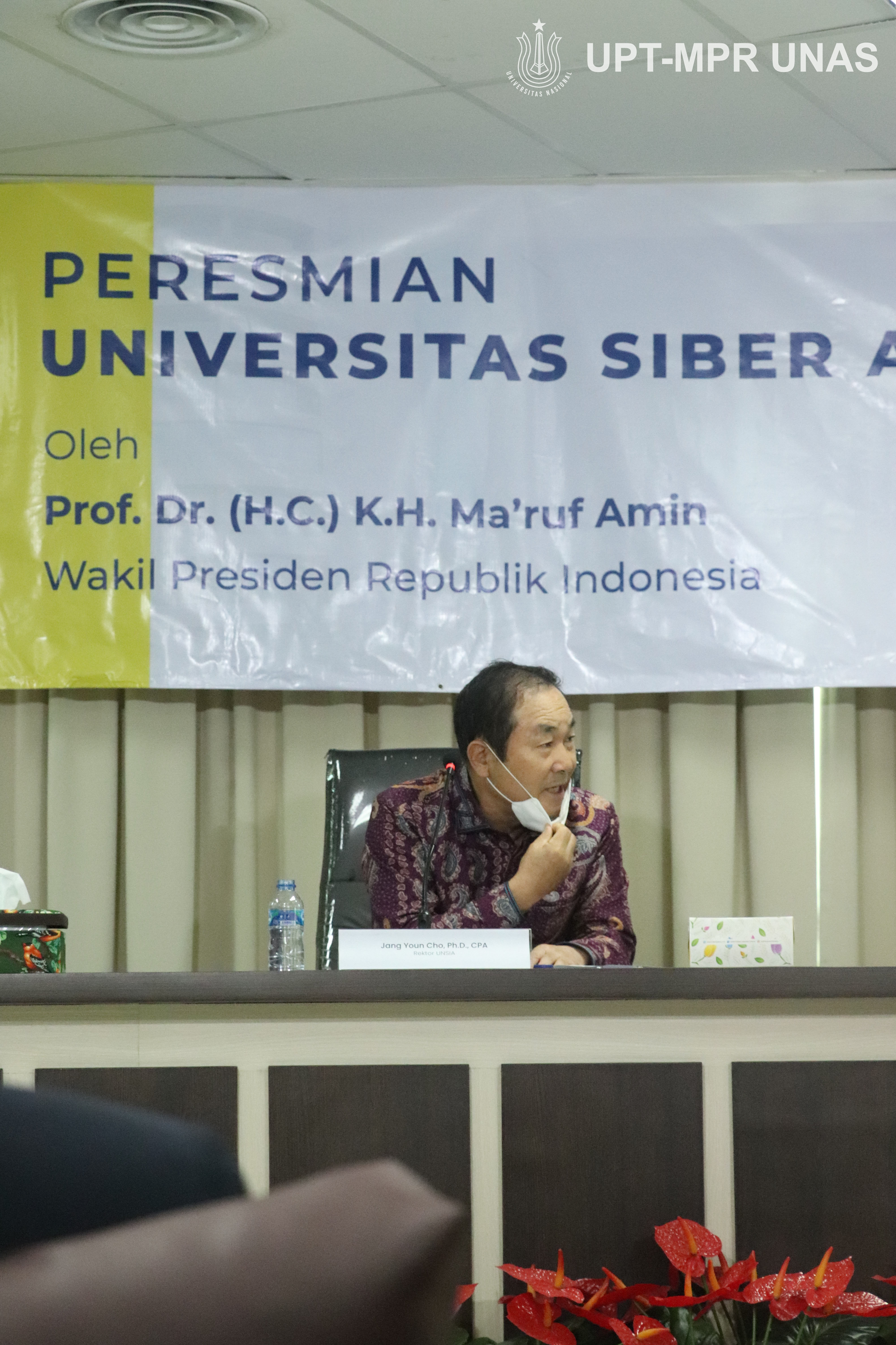 Rektor Unsia, Prof. Jang Youn Cho, Ph.D, CPA saat memberikan sambutan dalam acara Peresmian Universitas Siber Asia oleh Wakil Presiden Republik Indonesia (RI), Prof. Dr. (HC) KH Ma’ruf Amin pada Selasa, 22 September 2020