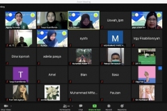 Kegiatan PKM literasi media digital di era 4.0 pada siswa-siswi Madrasah Aliyah Mu'allimin Muhammadiyah, Tebet, Jakarta Selatan di lakukan secara daring