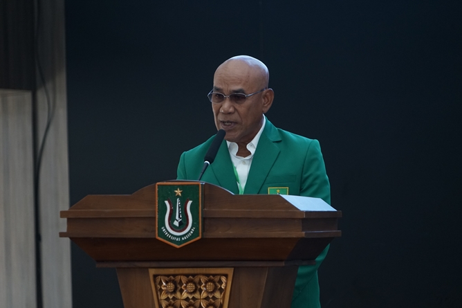 Rektor Unas Dr. El Amry Bermawi Putera, M.A. sedang memberikan sambutannya dalam acara PLBA Unas Semester Ganjil Tahun Akademik 2023/2024, di Cyber Auditorium Unas, (21/22-09-2023)