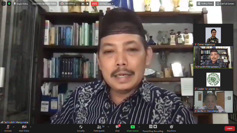 Ketua Pusat Pengajian Islam Universitas Nasional Dr. Fachruddin Mangunjaya saat memberikan sambutan dalam kegiatan kajian jum’at #12 bertajuk diskusi dan bedah buku “Muslim Environmentalism” pada Jumat, (18/9) di Jakarta melalui aplikasi zoom meeting