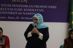 Dekan Fakultas Ilmu Kesehatan Universitas Nasional Prof. Dr. Retno Widowati, M.Si  Sedang Membuka Kegiatan