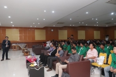 Saat acara seminar nasional "Internet Of Things For Industrial Revolution 4.0 " berlangsung dengan pemaparan materi dari Business Development PT. Global Channel Resource Bobby Chandra Pratama