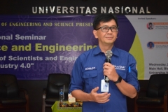 Prof. Dr. Djarot dari Badan Tenaga Nuklir Nasional saat memberikan materi