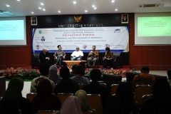 Para narasumber pada seminar internasional Democracy and Development in Indonesia di Aula blok 1 Universitas Nasional, Rabu, 15 Mei 2019