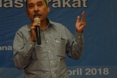 Pembicara Prof. (Ris) Dr. Syamsuddin Syam