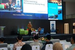 Warren Buffet Indonesia Lo Kheng Hong sedang mempresentasikan materinya dalam kegiatan
