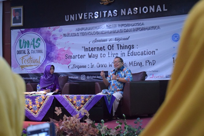Seminar Nasional Internet of Things-Smarter Way To Live in Education (9)
