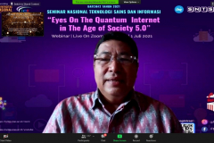 Pemberian materi oleh pembicara dalam seminar nasional, Prof. Dr. Iskandar Fitri, S.T., M.T.