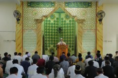 Pelaksanaan sholat Idul Adha di Masjid Sutan Takdir Alisjahbana yang dihadiri warga dan karyawan di lingkungan Unas, pada Minggu (10/07/2022)