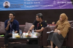 (Kiri-kanan) AI Research Group Lead at Nodeflux Muhammad Rizky Munggaran, Head Of Delivery Yellowfin Indonesia Bey Arief Budiman, Moderator/Dosen Fakultas Teknologi Komunikasi dan Informatika Andrianingsih, S.Kom.,MMSI.