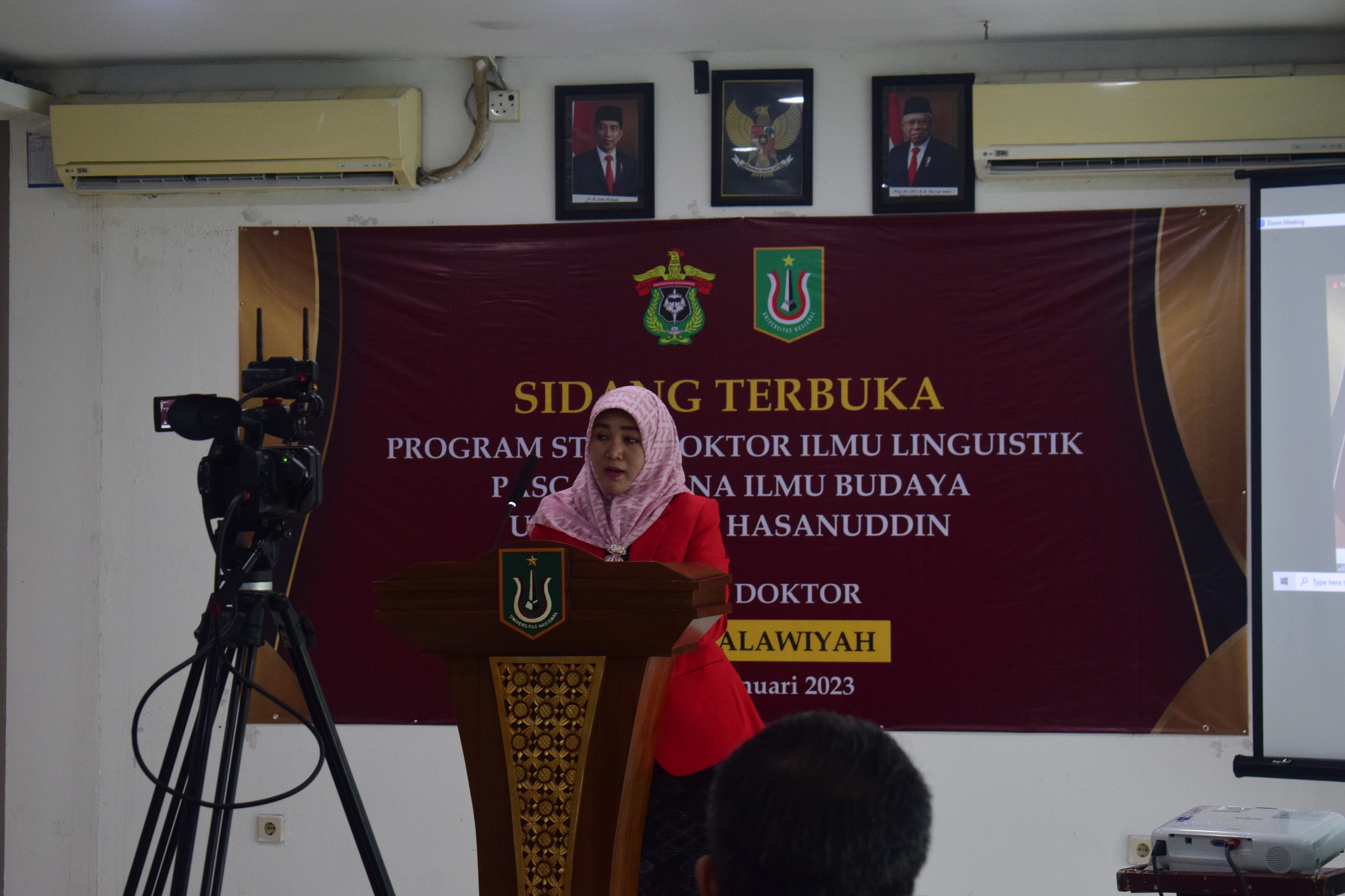 Sidang-Terbuka-Program-Doktoral-Dr.-Siti-Tuti-Alawiyah-S.S.-M.Hum-Secara-Hybird