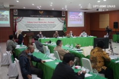 Rapat Senat Universitas Nasional "Menjadi Universitas Swasta yang Unggul di Indonesia dalam Pengembangan Ilmu Pengetahuan, Teknologi, dan Kebudayaan, serta Mendapat Rekognisi Internasional pada Tahun 2025" , yang digelar di Auditorium, Rabu (27/1).