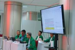 Sesi pengecekan kelengkapan data dukung dalam acara Simulasi Internal Prodi Magister Hukum, di Ruang Rapat Seminar Lt.3, Menara Unas, Ragunan Jakarta, Jum'at, 29 Desember 2023.