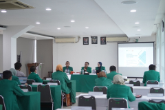 Sesi diskusi Sosialisasi Renstra oleh Wakil Rektor II, Prof. Dr. Drs. Eko Sugiyanto, M.Si. di Ruang Seminar lantai III UNAS, Selasa, 20 Februari 2024. 