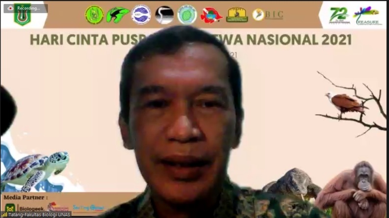 Dekan Fakultas Biologi UNAS Dr. Tatang Mitra Setia, M.Si., memberikan sambutan pada talkshow Himabio peringati Hari Cinta Puspa dan Satwa Nasional (6/11/2021)