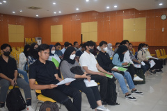 Calon mahasiswa baru sedang melakukan tes seleksi penerimaan mahasiswa baru Unas, di Ruang Aula Blok I Lantai IV, Sabtu, 2 September 2023.