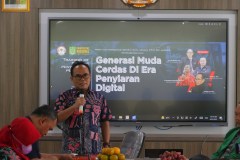 Ketua KPID DKI Jakarta Kawiyan, M.I.Kom. pada acara Training of Trainer penyuluhan penyiaran berlangsung di Ruang rapat cyber, Kamis (23/6)