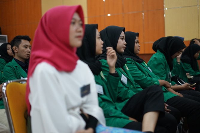 Para Mahasiswa Administrasi Publik yang hadir pada acara tutorial mahasiswa baru yang dilaksanakan oleh himpunan mahasiswa administrasi publik