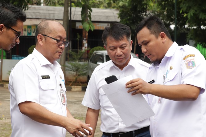 Koordinasi - Perwakilan Dinas Lingkungan Hidup DKI Jakarta dengan UNAS