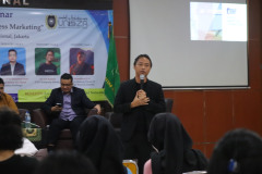 Narasumber-CEO-Kampung-Kaleng-M.-Arif-Rahmat