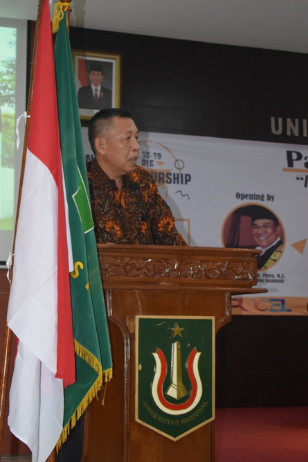 Dr. Drs. Zainul Djumadin, M.Si (Wakil Rektor Bidang Kemahasiswaan)