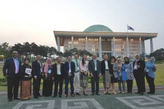 Foto bersama dengan delegasi negara lain 3