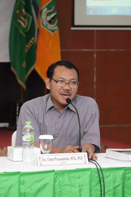 Asesor II Drs. Gatut Priyowidodo, M.Si, Ph.D