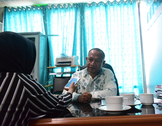 Kepala Biromawa Kamaruddin Salim, S.Sos., M.Si.  saat di wawancarai Tim Humas