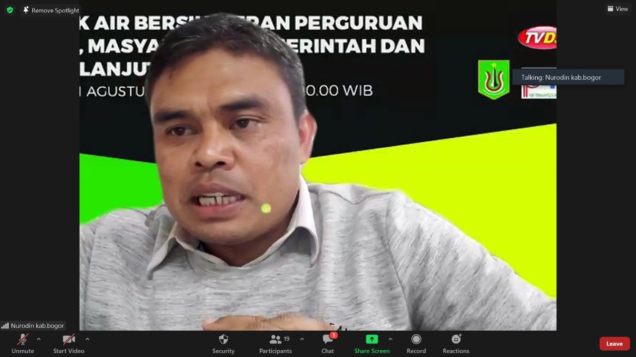 Anggota Komisi III DPRD Kabupaten Bogor, Nurodin, SH. selaku narasumber sedang memaparkan materinya dalam Webinar Politik Air Bersih: Peran Perguruan Tinggi, Masyarakat, Pemerintah dan  Keberlanjutannya.
