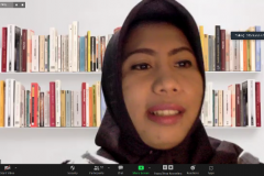 Dosen Fakultas Ekonomi dan Bisnis Universitas Nasional  Dita Nurul Aini Mustika Dewi, S.E., M.E. saat membawakan acara webinar series FEB pada Kamis, (14/4) melalui Virtual Meeting
