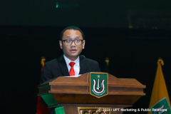 Kepala Bagian Umum LLDIKTI Wilayah III Jakarta Noviyanto, S. T., MMSi. saat memberikan sambutan pada wisuda Unas